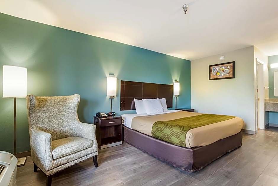 Econo Lodge Inn & Suites I-65