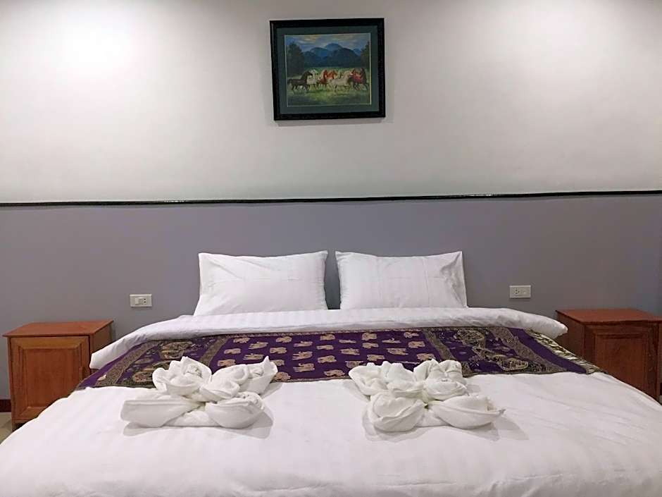 Dongsay Hotel Thakhek