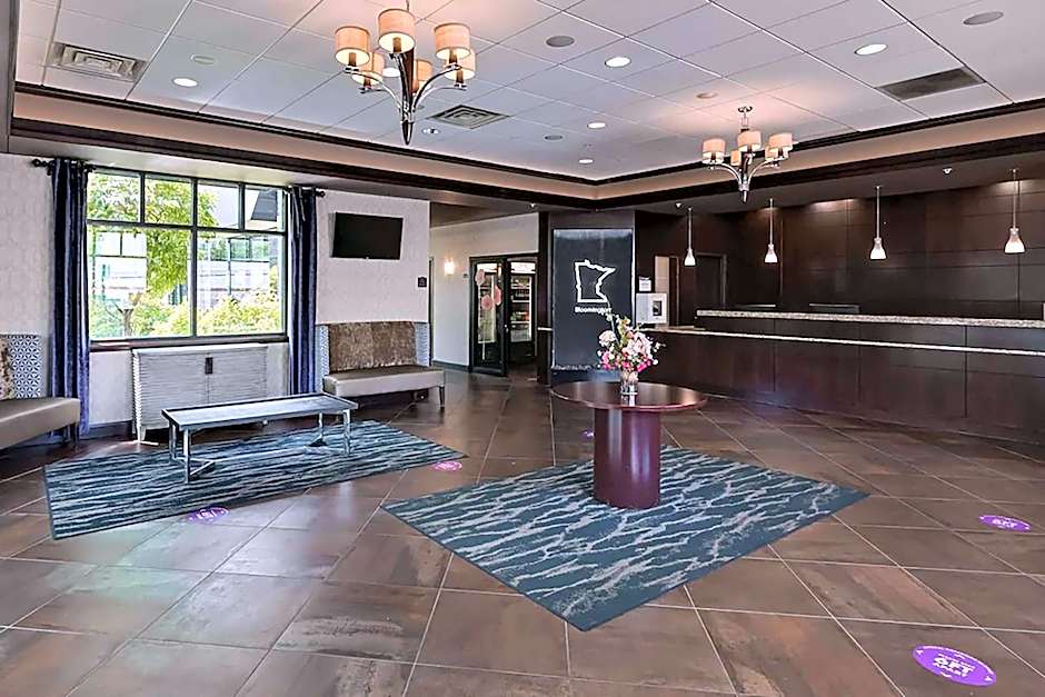 Wyndham Bloomington - Mall of America