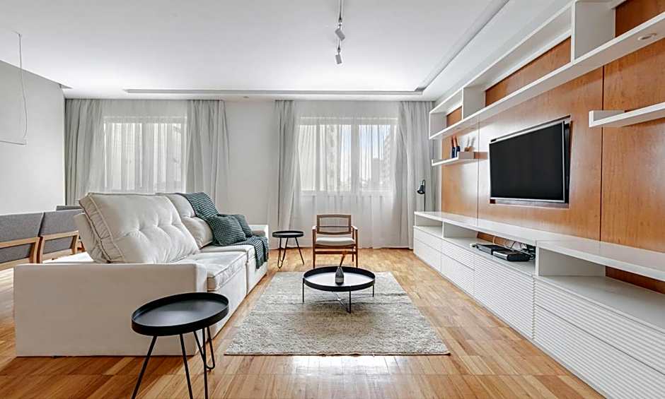 Tabas Maravilhoso apê 3 quartos Leblon LB0035