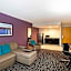 La Quinta Inn & Suites by Wyndham Davenport