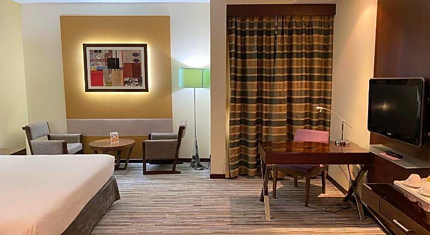 Phoenix Plaza Hotel Apartments