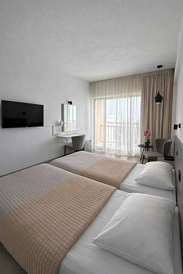 Navarria Hotel