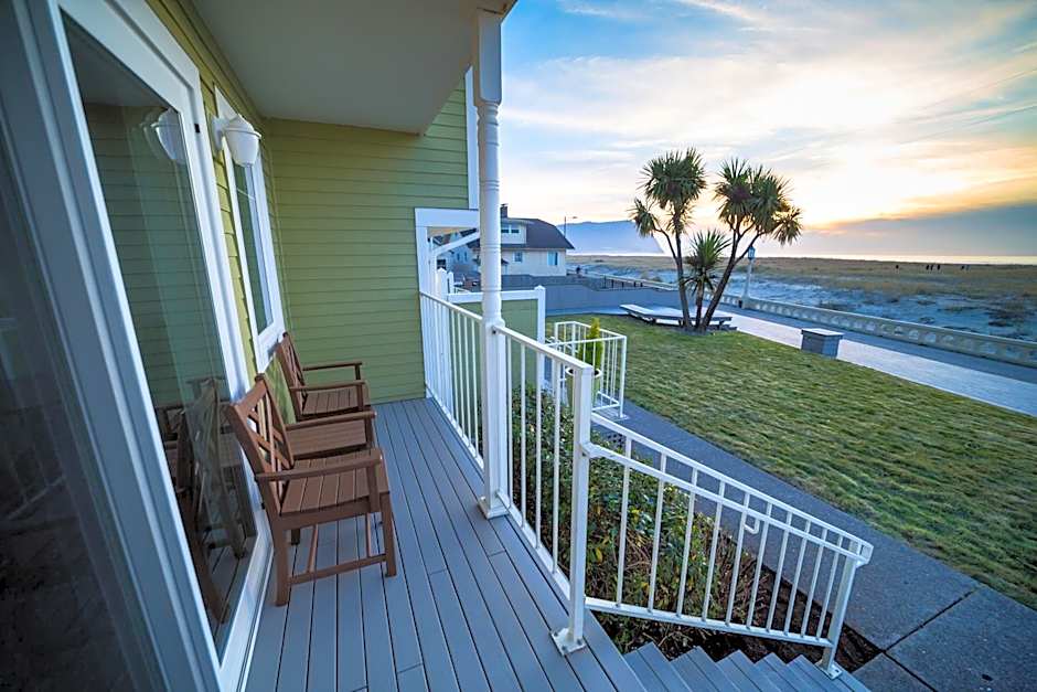 Inn of the Four Winds Seaside Oceanfront