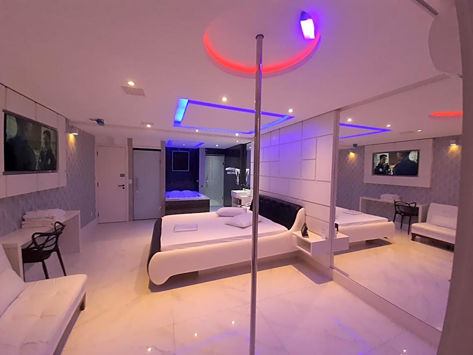 BAMBINA HOTEL -Adultos Somente