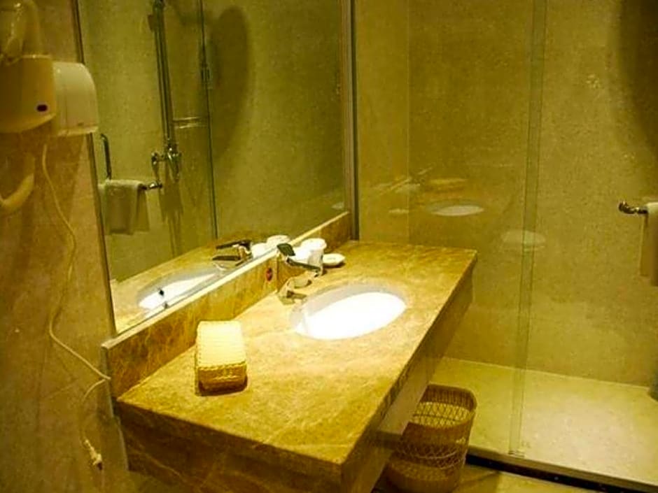 GreenTree Inn Chuzhou Dingyuan County People's Square General Hospital Business Hotel