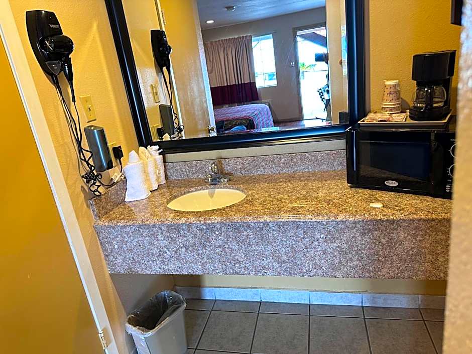 Colonial Inn Hammond