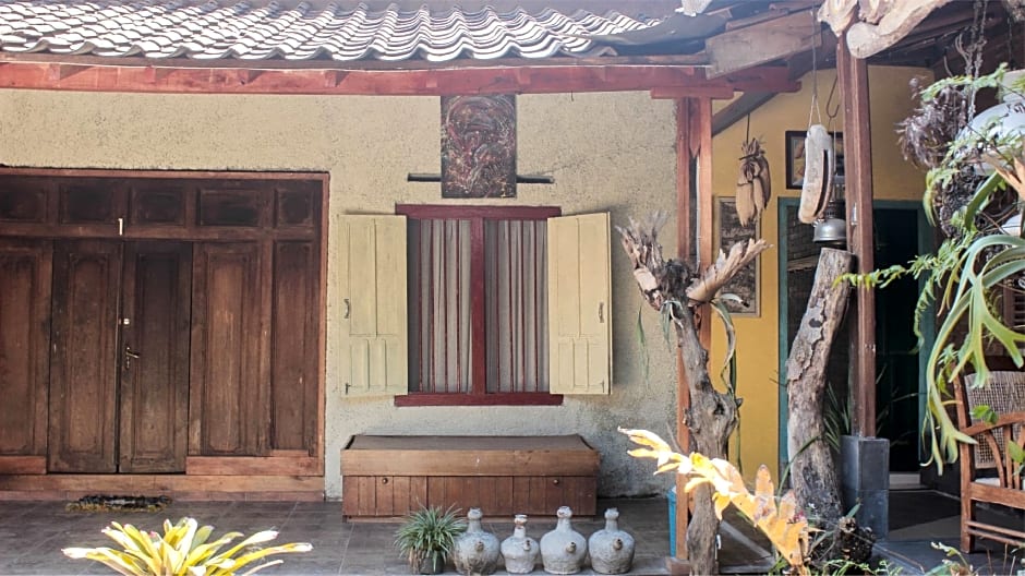 Ndalem Joglo Krawitan Syariah