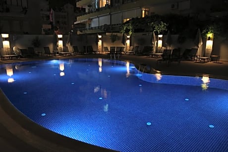 Double or Twin Room with Pool View