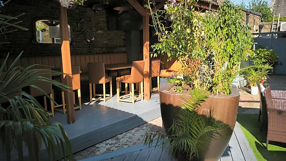 OYO The Kilburn Arms