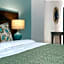 Decanter Hotel