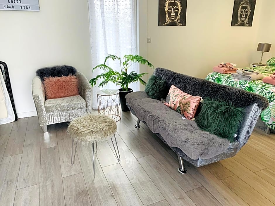 Nicolas Devon air bed and breakfast