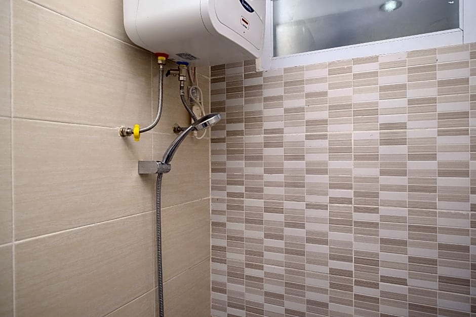 RedDoorz Plus near UMS Solo 2