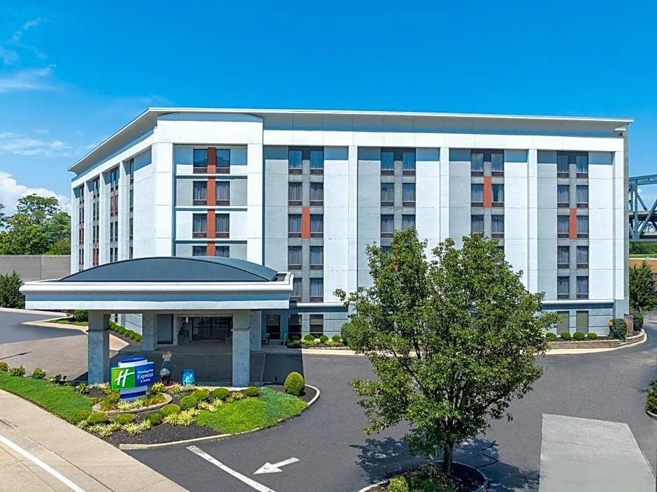 Holiday Inn Express & Suites Cincinnati Riverfront By IHG