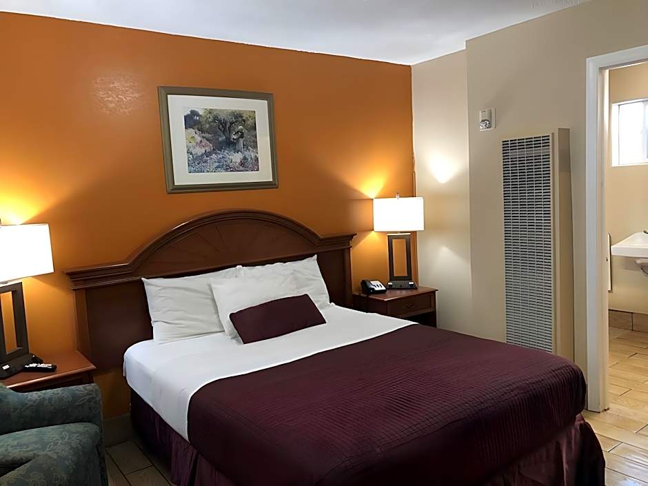 Holland Inn and Suites