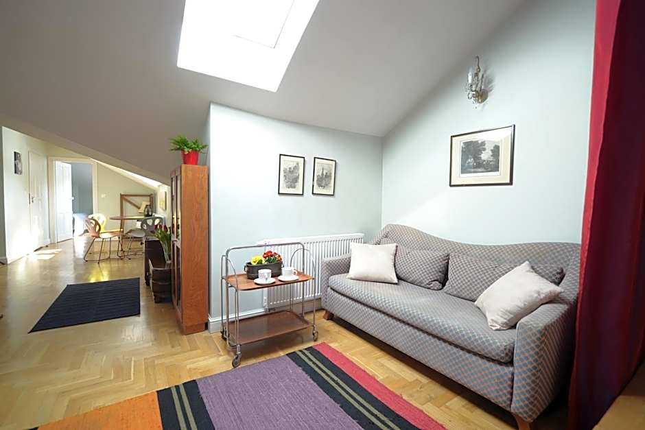 Crystal Suites Chez Helena