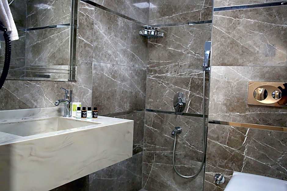 The Grand Tower Hotel