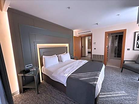 Suite with City View