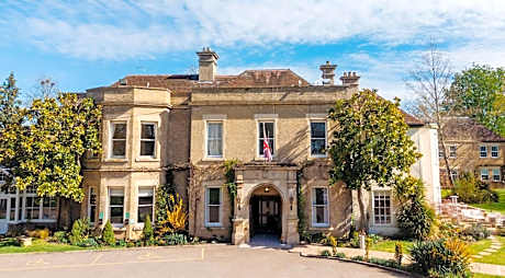 Woodland Manor Hotel