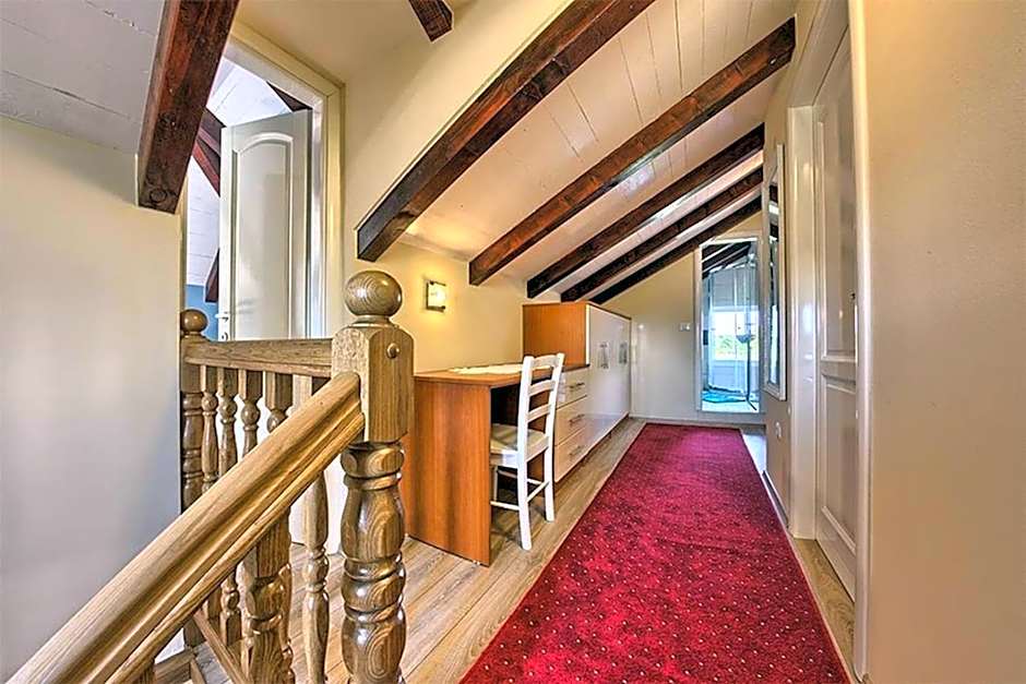 Luxury Beachfront Villa Dalmatino Trogir with private pool right at the beach in Okrug Gornji - Ciovo