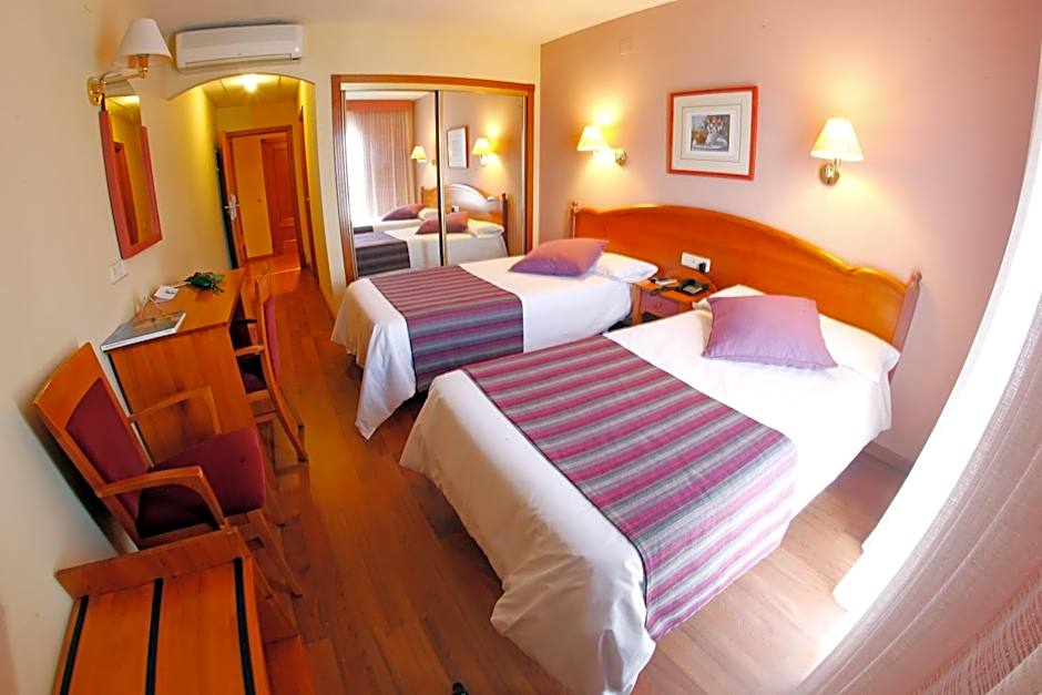 Foto 1 von 7 von 1 Double Bed or 2 Beds