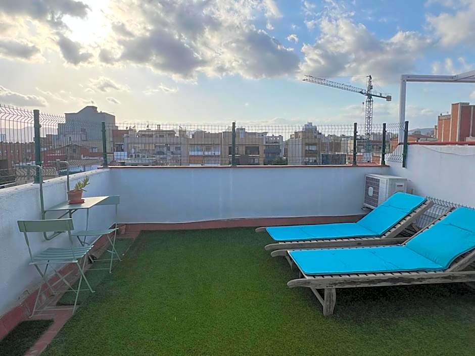 Private Double Room in a Shared Penthouse with Patios