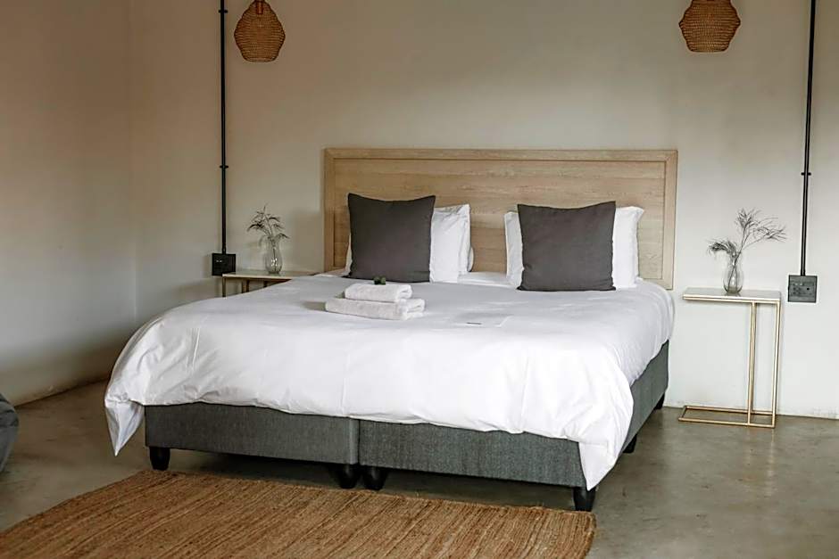 Lighthouse Guesthouse & Cafe