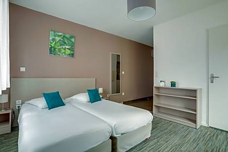 Comfort Studio (Two Single Beds)