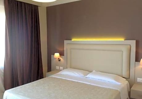 1 King Bed