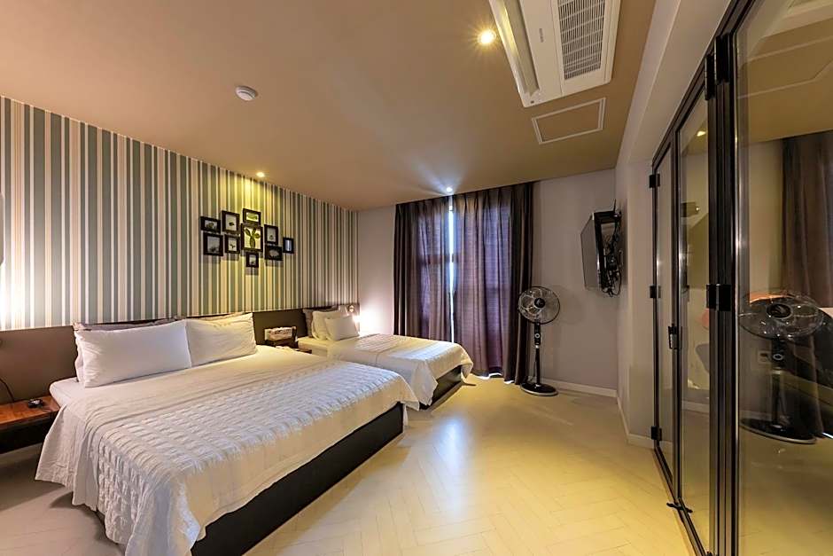 Brown Dot Hotel
