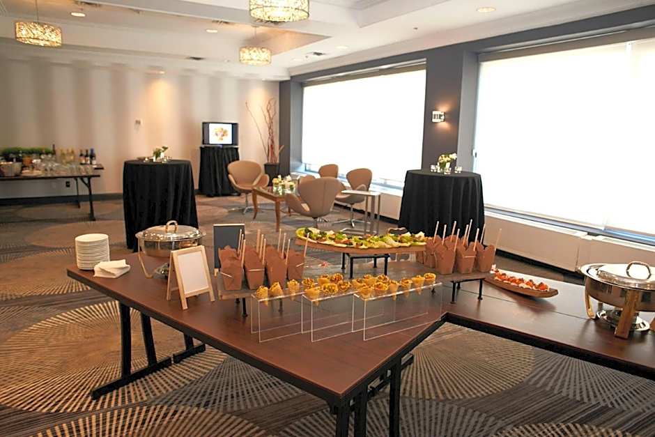 Courtyard by Marriott Toronto Downtown