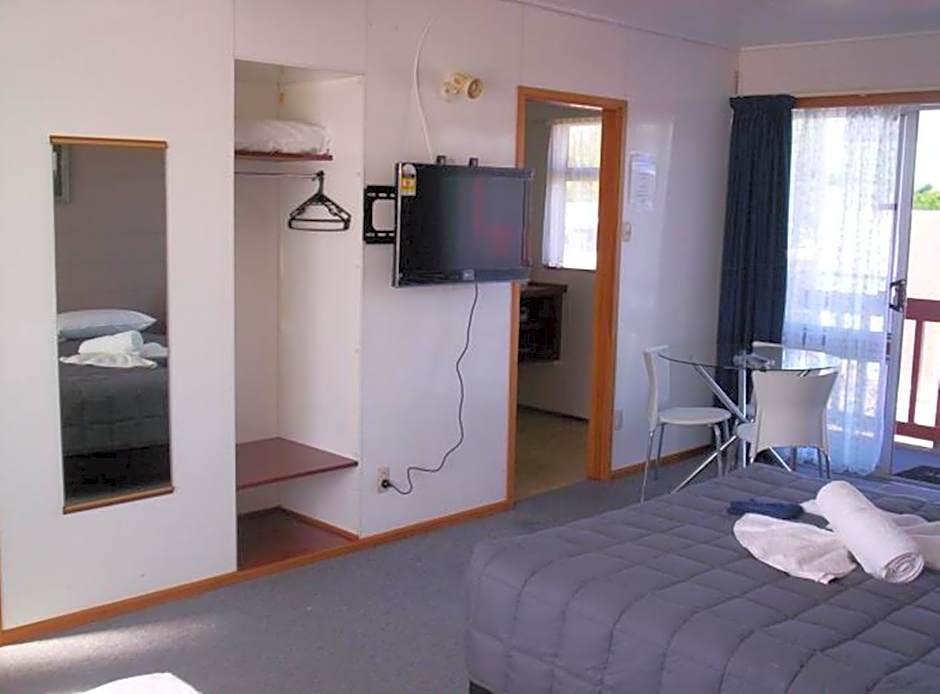 Broadway Motor Inn