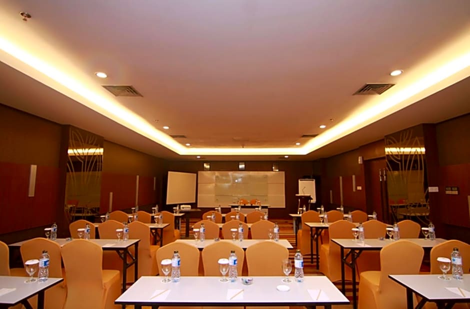 The Falatehan Hotel By Safin