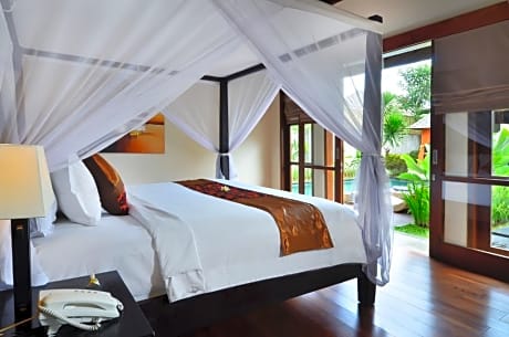 Two Bedroom Private Pool and Bathtub
