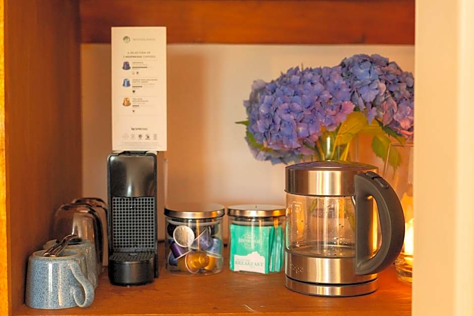 Woodlands House with Hot Tub