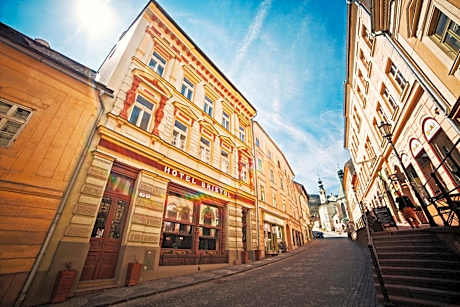 Hotel Bristol