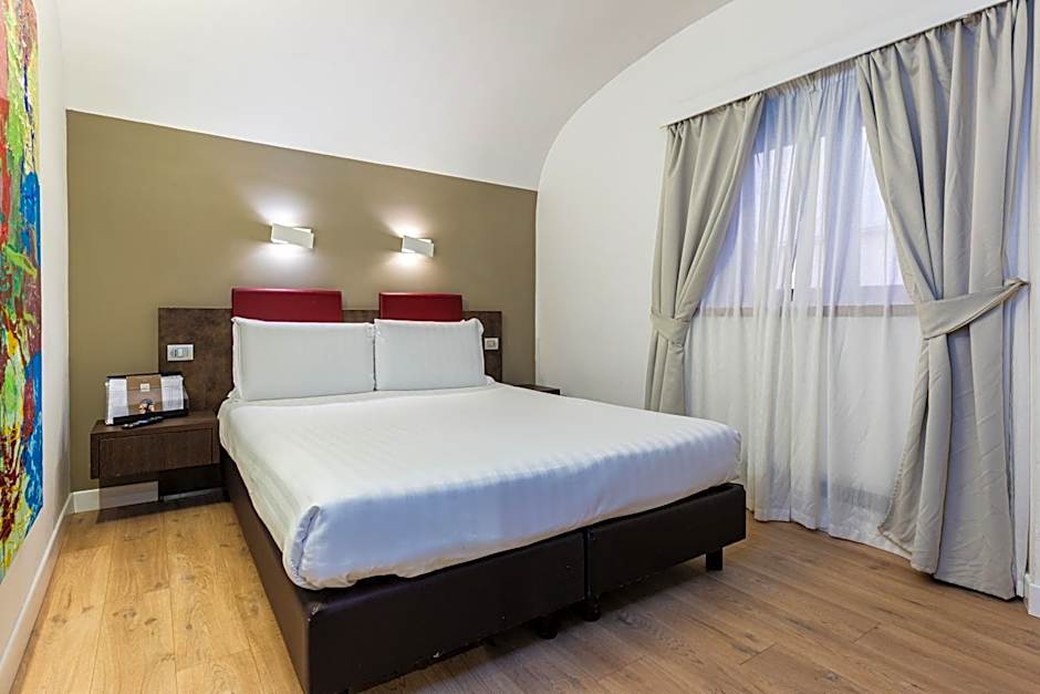 Photo 1 of 5 of Triple Room