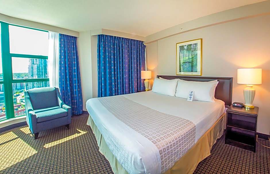 Rosedale on Robson Suite Hotel