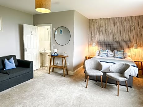 Deluxe Sea View Family Room