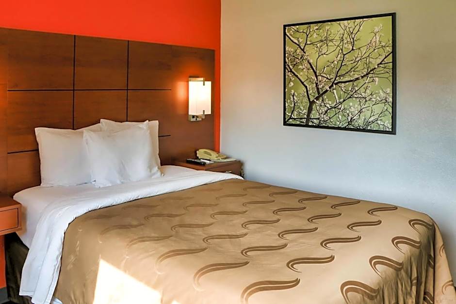 Quality Inn & Suites Watertown Fort Drum