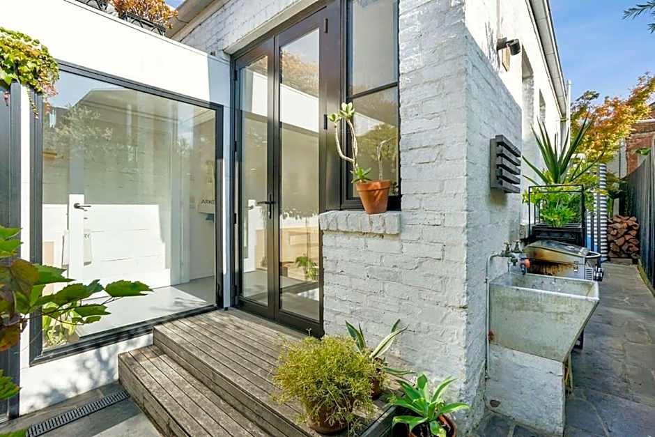 A Designer Terrace House by Edinburgh Gardens