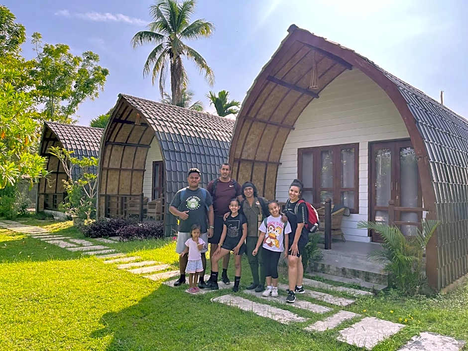 Gino's Place - Guest House & Jungle Trekking