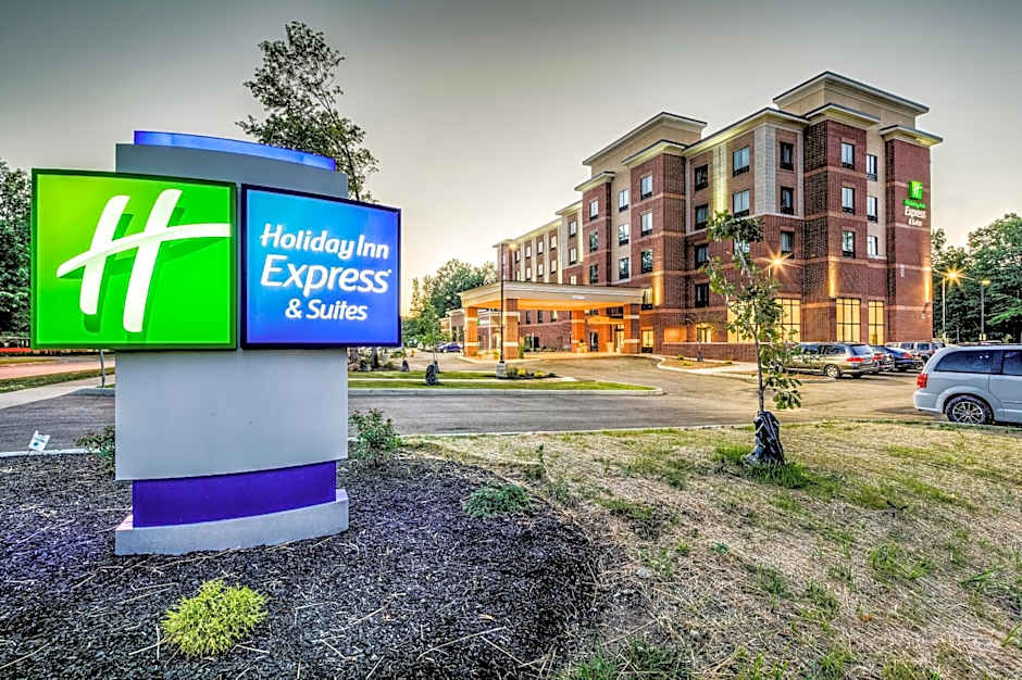 Holiday Inn Express & Suites Cleveland/Westlake By IHG