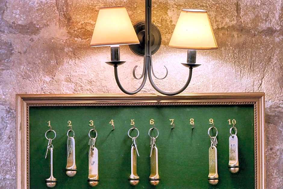 Au Saint Roch - Hotel et Jardin