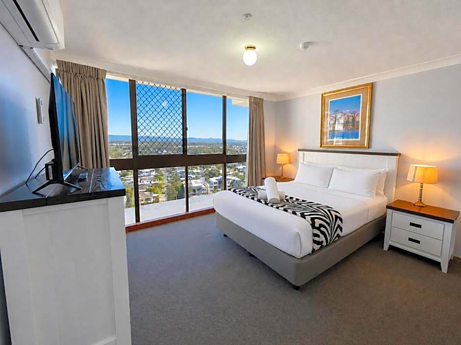 Broadwater Shores Waterfront Apartments
