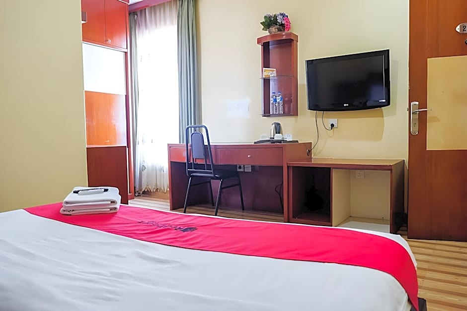 RedDoorz Plus near DC Mall Batam