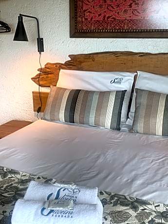 Two-Bedroom Chalet Morada dos Canarios