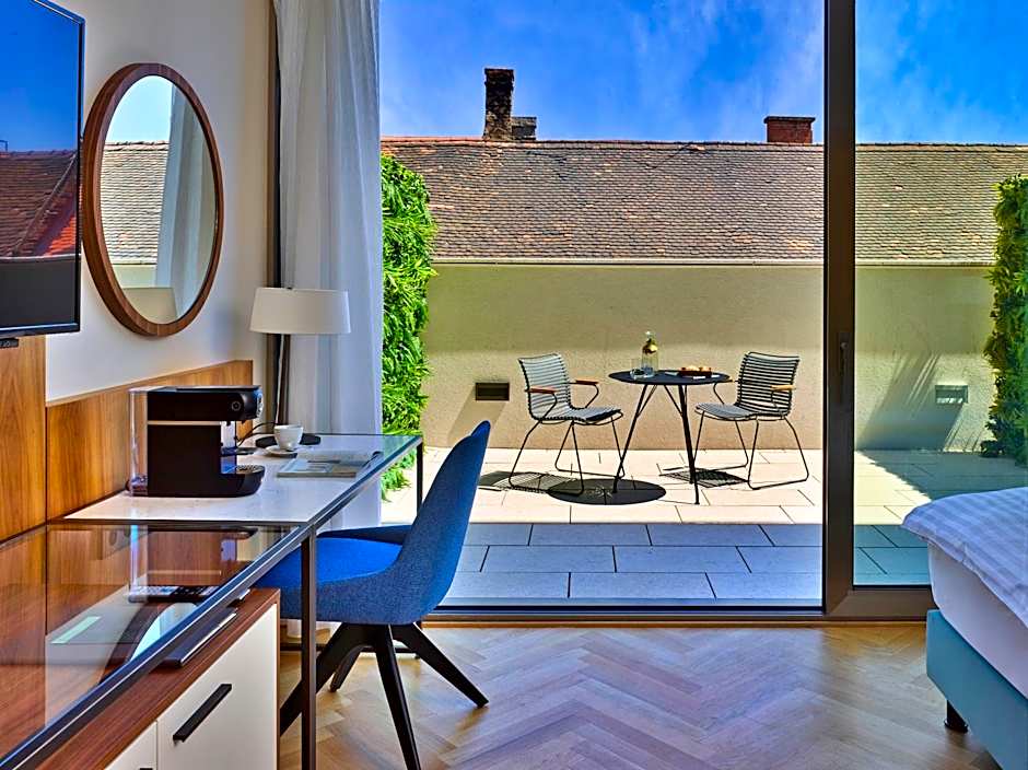 EST Grand Hotel Savoy