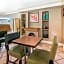 La Quinta Inn & Suites by Wyndham Mid-City
