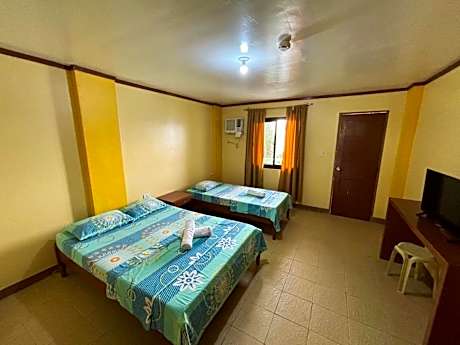 Standard Triple Room with Sea View